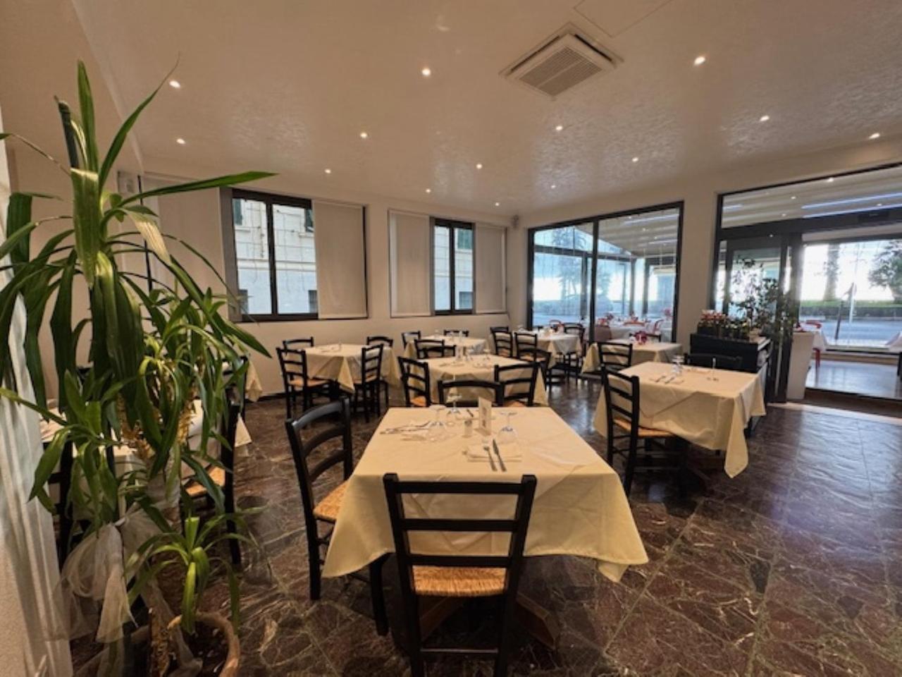 Hotel Ristorante Milton Varazze Εξωτερικό φωτογραφία