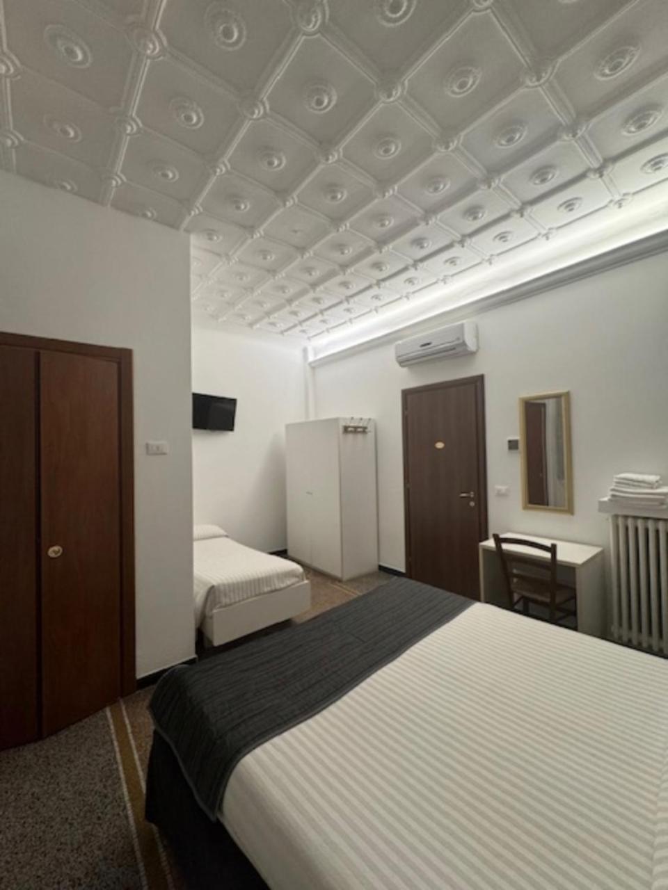 Hotel Ristorante Milton Varazze Εξωτερικό φωτογραφία