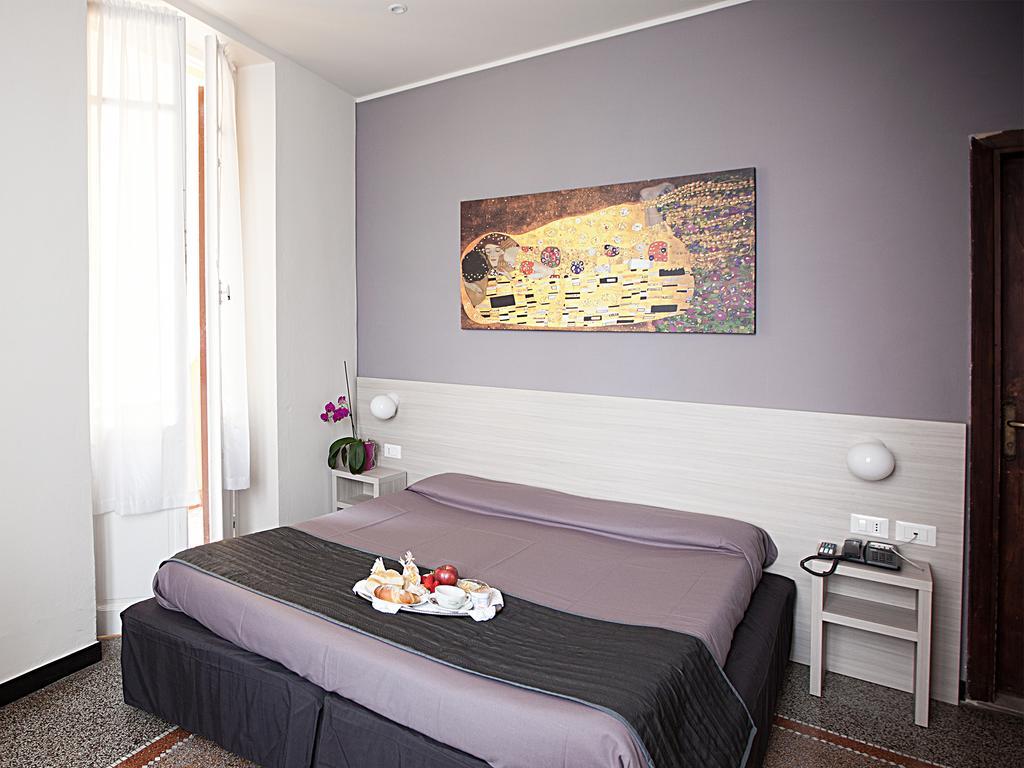 Hotel Ristorante Milton Varazze Εξωτερικό φωτογραφία