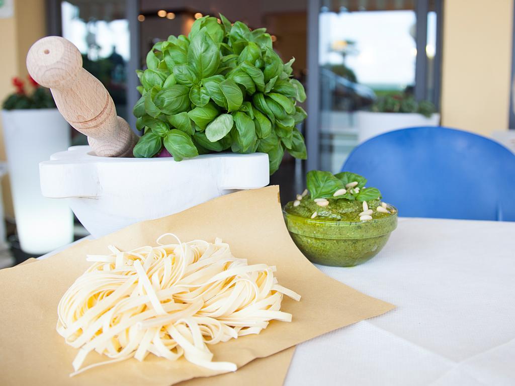 Hotel Ristorante Milton Varazze Εξωτερικό φωτογραφία